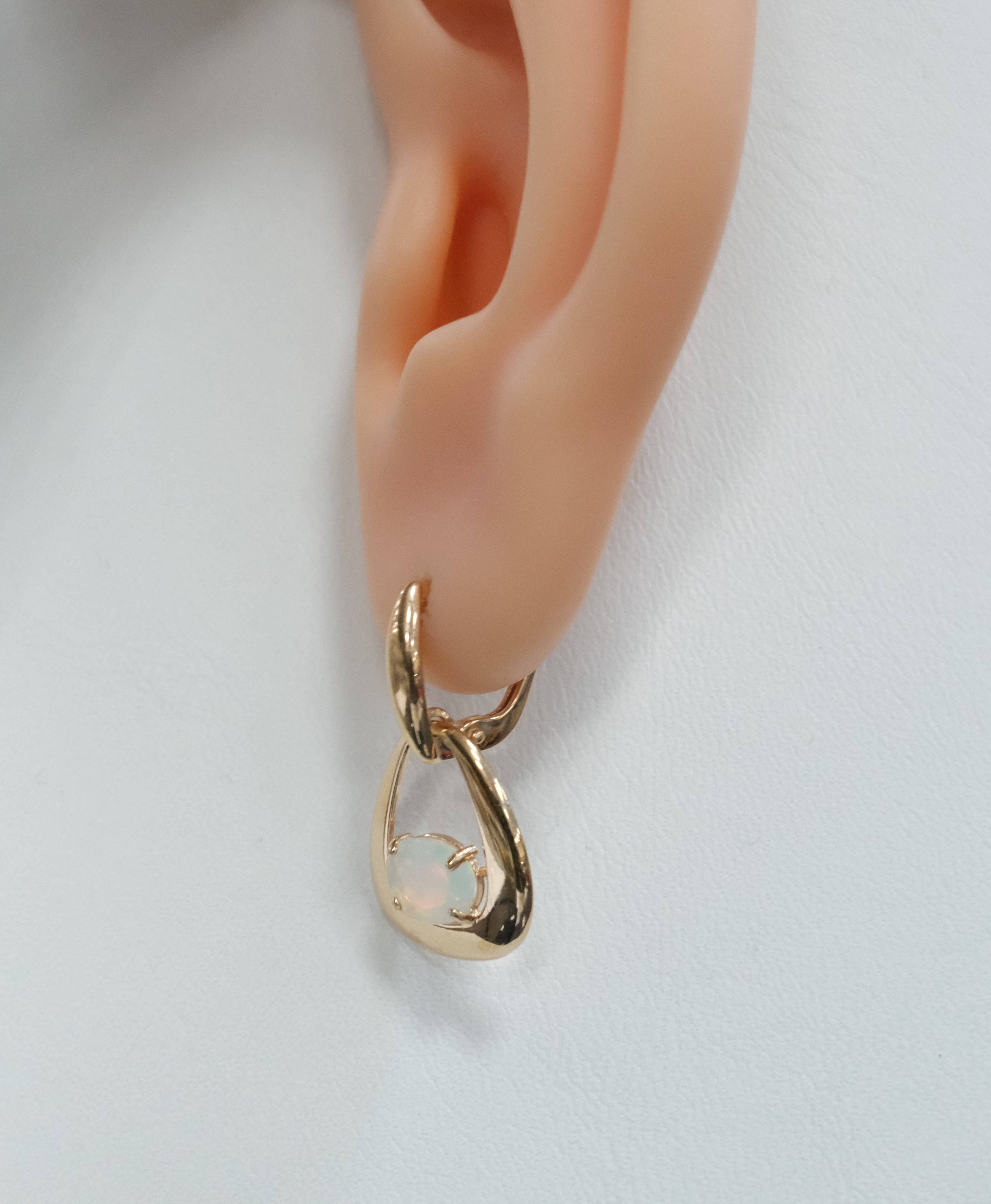 Серебряные серьги с опалами
